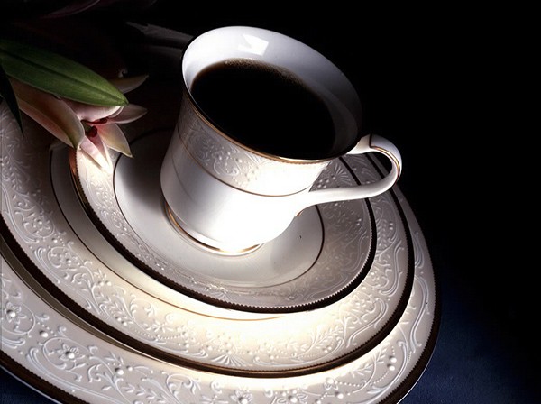TABLEWARE SETS